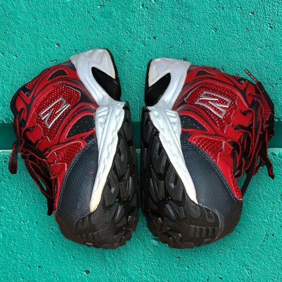 Men's US Size 9 New Balance 481v2 Trail Shoe Runner in Red, Black, and White - Picture 6 of 11